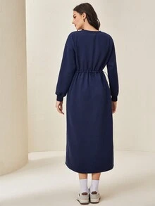 Mulvari Đồ họa Chữ cái Thả vai Eo dây rút Đầm nỉ - Màu xanh lam - Xem 6