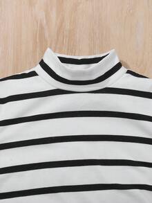 SHEIN Cô gái Tween 2 Miếng Chất rắn In sọc Cổ giả Áo thun - Đen và trắng - Xem 4