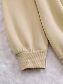 SHEIN EZwear 大尺碼圓領毛絨套頭衛衣,印有口號印花 - 杏色 - 查看 3