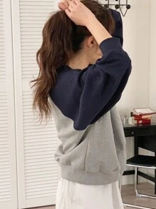 DAZY Đồ họa Chữ cái Tay Raglan Áo chui đầu Oversized - Xám - Xem 2