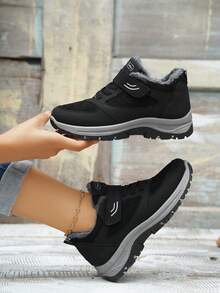 女性戶外魔鬼氈運動鞋，黑色，防滑，配有保暖絨毛，無須綁帶