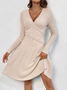 SHEIN Frenchy 交疊領交叉圍裹條紋針織A字洋裝 - 杏色 - 查看 6