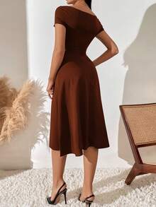 SHEIN Belle Xù Chi tiết xếp nếp Váy chữ A - Cà phê - Xem 2
