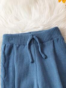 SHEIN Kleine Jungen Hose mit Zopfmuster