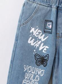 SHEIN Explorewe 女小童愛心和標語圖案牛仔褲 - 淺色水洗藍 - 查看 3