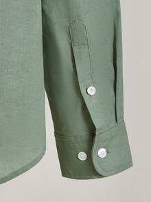 Manfinity RebelGame 男士字母圖案襯衫不帶T恤 - 綠色 - 查看 4