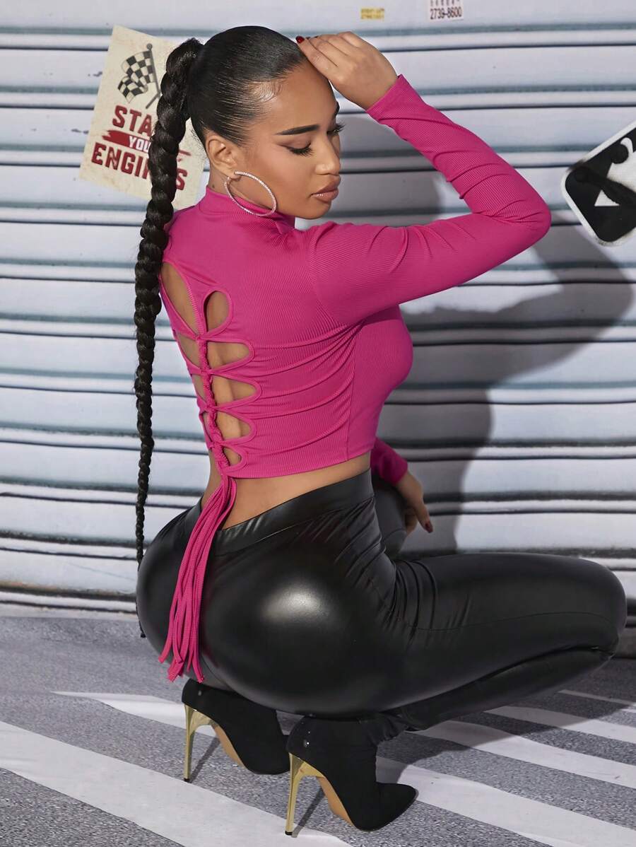 SHEIN SXY 小高領後鏤空短款T恤