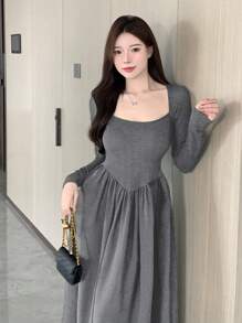 DAZY 素色方領喇叭下擺洋裝 - 灰色 - 查看 3