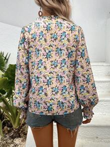 SHEIN VCAY 滿版印花荷葉袖襯衫