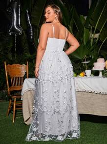 Plus Floral Embroidery Mesh Overlay Cami Wedding Dress - White - View 2