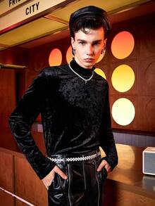 Manfinity AFTRDRK 男士小高領絲絨T恤 - 黑色 - 查看 4