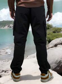 In My Nature 男士戶外褲,帶有字母印花翻蓋口袋 - 黑色 - 查看 2