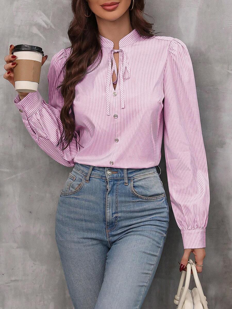 SHEIN LUNE Blusa con estampado de rayas de cuello con cordón de manga farol - Rosa - Ver 1