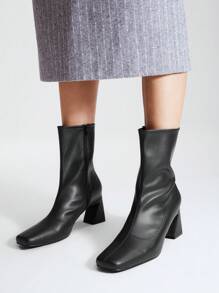 MOTF PREMIUM 假皮革高跟靴 - 黑色 - 查看 1