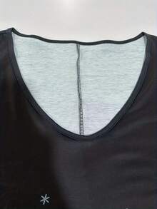 大码女式V领长袖休闲T恤，圣诞驯鹿印花 - 黑色 - 查看 3