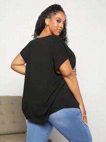 SHEIN CURVE+ 大碼豹紋&人像圖案蝙蝠袖T恤 - 黑色 - 查看 2