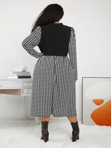 SHEIN CURVE+ 女士加大碼犬牙紋花紋連衣裙 - 黑與白 - 查看 2