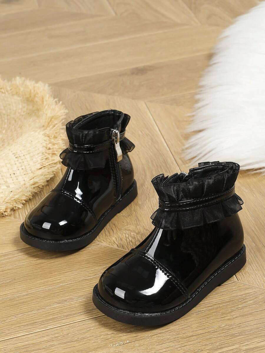 女孩秋天和冬天黑色英倫風情流行摩托車靴子適用於小的兒童帶時尚蕾絲邊和可愛戶外短靴