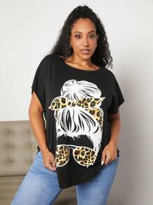 SHEIN CURVE+ 大碼豹紋&人像圖案蝙蝠袖T恤 - 黑色 - 查看 6