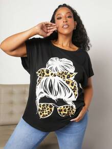SHEIN CURVE+ 大碼豹紋&人像圖案蝙蝠袖T恤 - 黑色 - 查看 1