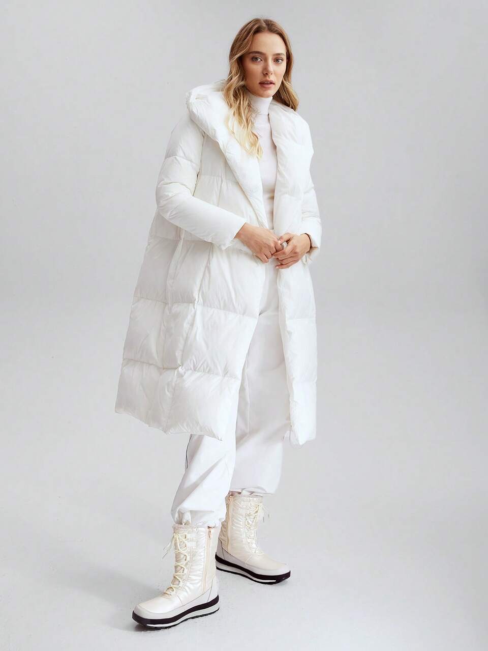 LACE-UP SNOW BOOTS