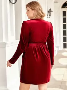 Flirla Hơn Bọc Nút ven Nhung Đầm - Màu Đỏ Sâu - Xem 2