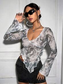 SHEIN ICON Grafiska Tryck Svallande Ärm Asymmetrisk Nederkant med volanger Nät Topp - Svart och Vitt - Visa 5