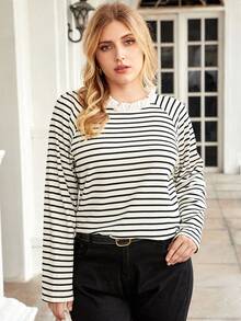 SHEIN Franclia Hơn In sọc Nếp uốn Ren Cái cổ Chi tiết Nút Tay Raglan Áo thun - Đen và trắng - Xem 3