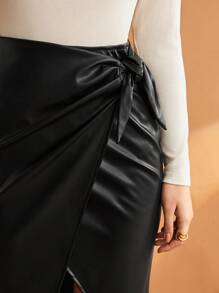 BizChic 素色圍裹側打結PU皮革半身裙 - 黑色 - 查看 8