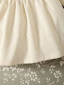 SHEIN Bebé niña Vestido con bordado floral ribete con fruncido de espalda con abertura de ojo - Albaricoque - Ver 5