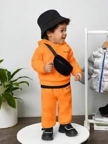 SHEIN 男嬰字母刺繡連帽衫和運動褲和包 - 橘色 - 查看 6