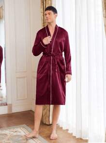 SHEIN Hombres Bata homewear ribete en contraste con cinturón de satén - Burdeos - Ver 3