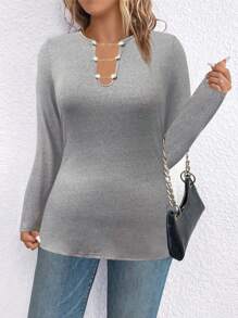 SHEIN LUNE Plus Chain Detail Notched Neck Tee - Light Grey - View 1