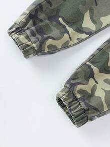 SHEIN Explorewe 男小童迷彩印花翻蓋口袋工裝牛仔褲