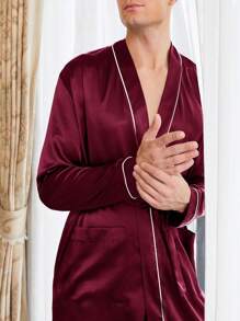 SHEIN Hombres Bata homewear ribete en contraste con cinturón de satén - Burdeos - Ver 6