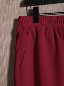Manfinity VCAY Bộ 2 món áo nỉ trơn màu và quần short thường ngày cho nam, mùa thu - Màu Đỏ Sâu - Xem 7
