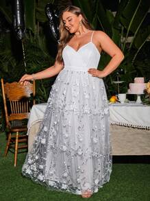 Plus Floral Embroidery Mesh Overlay Cami Wedding Dress - White - View 5