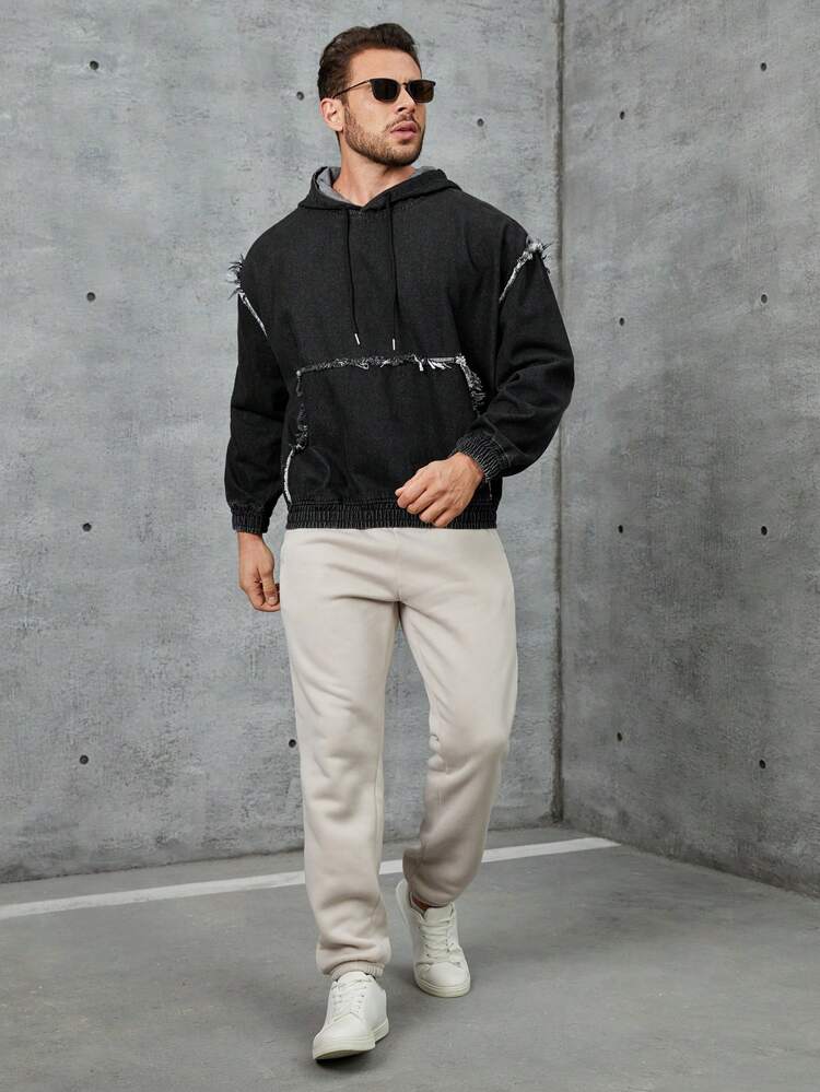 Loose-Fit Men's Denim Jacket With Drawstring Hood And Frayed Details