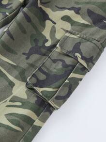 SHEIN Explorewe 男小童迷彩印花翻蓋口袋工裝牛仔褲