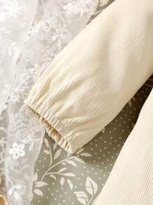 SHEIN Bebé niña Vestido con bordado floral ribete con fruncido de espalda con abertura de ojo - Albaricoque - Ver 4