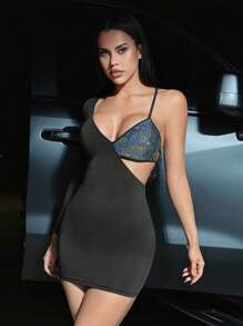 Zolique Asymmetrical Neck Cut Out Bodycon Dress - Black - View 5