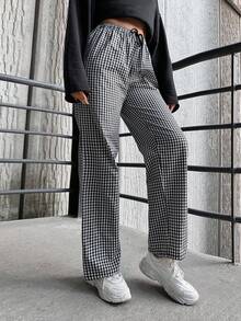 RueChic 大碼格子圖案斜口袋長褲 - 黑與白 - 查看 3
