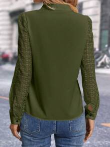 EMERY ROSE 蕾絲拼接缺口領襯衫 - 綠色 - 查看 2