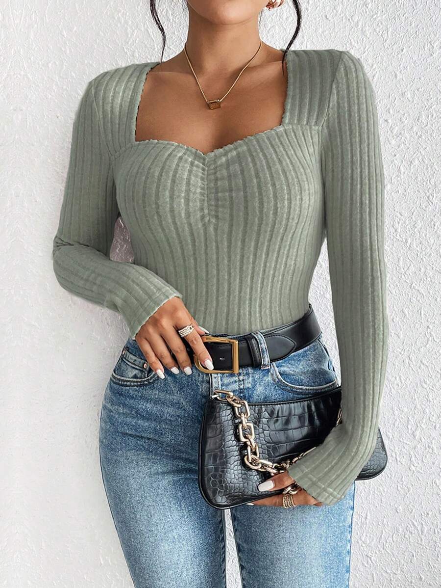 SHEIN Frenchy 绿色粒纹面料褶饰甜心领 T 恤 - 軍綠色 - 查看 1