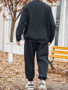 Manfinity Hypemode Men Plus Letter Graphic Sweatshirt & Sweatpants - Black - View 2