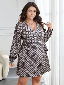 SHEIN Privé 大碼滿版印花側打結圍裹式洋裝 - 彩色 - 查看 5