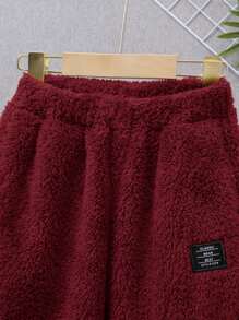 SHEIN Conjunto informal de 2 piezas para niño preadolescente con sudadera con capucha de forro polar con parches y pantalones jogger - Burdeos - Ver 5