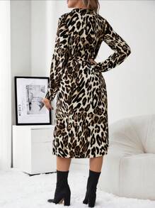 SHEIN 孕婦豹紋印花繫腰帶洋裝 - 黑色 - 查看 2