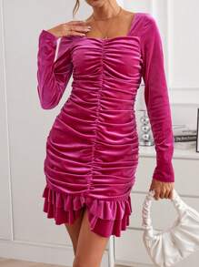 Aveloria Vestido ajustado fruncido bajo con fruncido de terciopelo