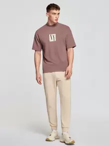 Manfinity VCAY 2pcs/Set Men's Loose Letter Graphic Mock Neck T-Shirt And Sweatpants - Brown - View 1
